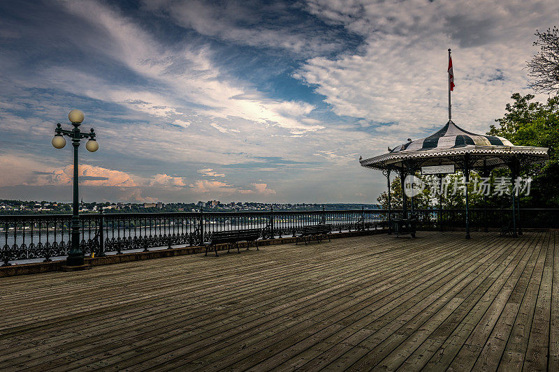 wooden walkway along St. Lawrence River in Quèbec City in Canada